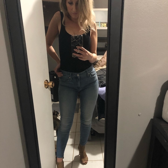 Meet your Posher, Felicia - Picture 1 of 1